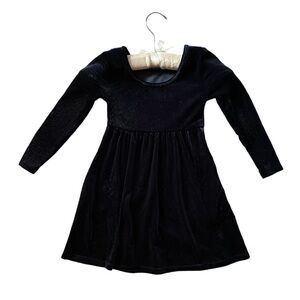 Old Navy Navy Velvet Children’s Dress Size XS 5. Stretchy Material and Pockets.